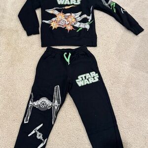 Kid’s Disney Star Wars Hoodie and Sweatpants Graphic size medium